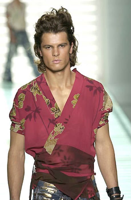 Gucci by Tom Ford – Printed Silk Wrap Kimono Jacket
Spring/Summer 2003 Collection
