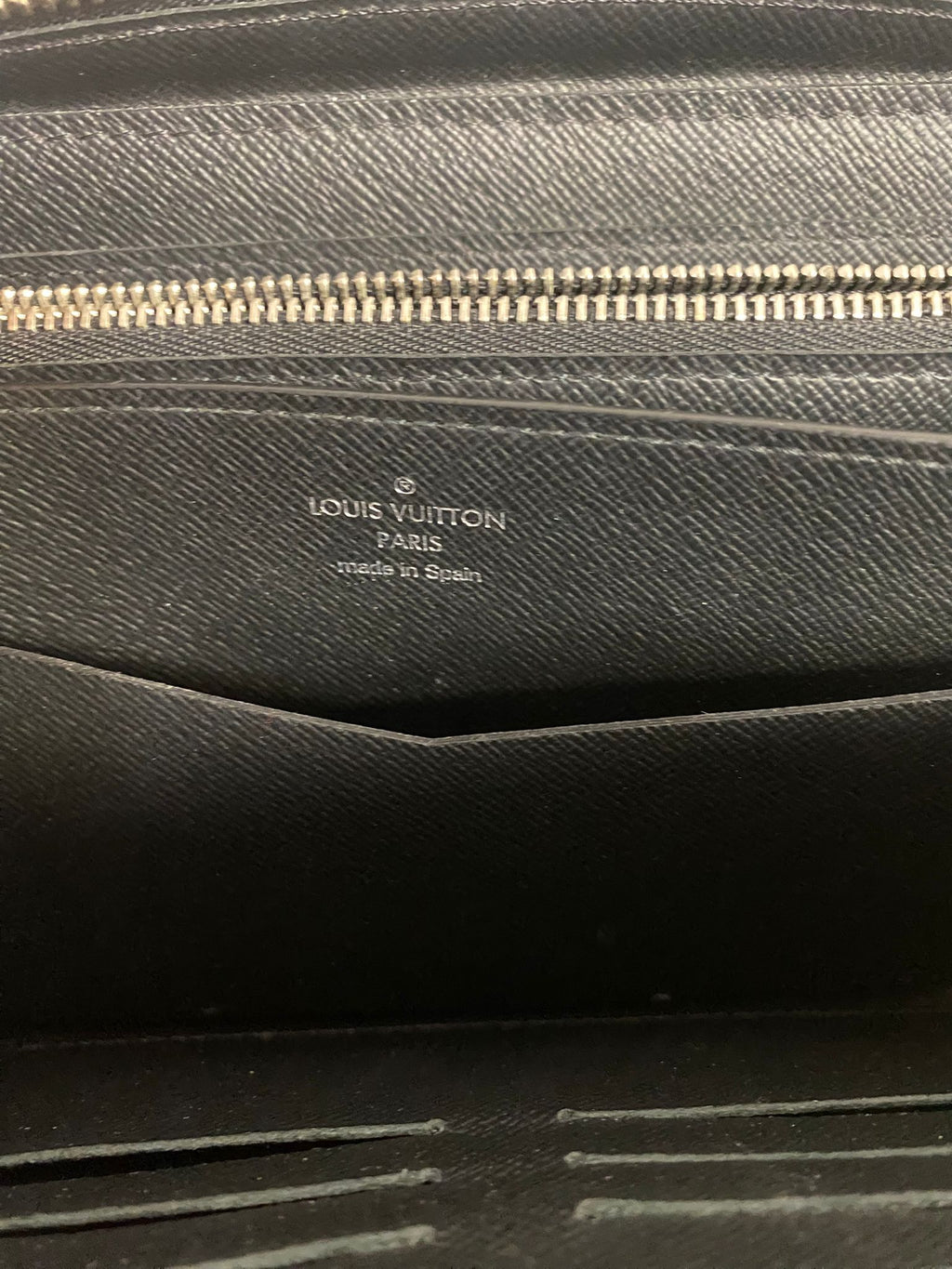 Louis Vuitton XL Zippered Taïga Leather Wallet in Black