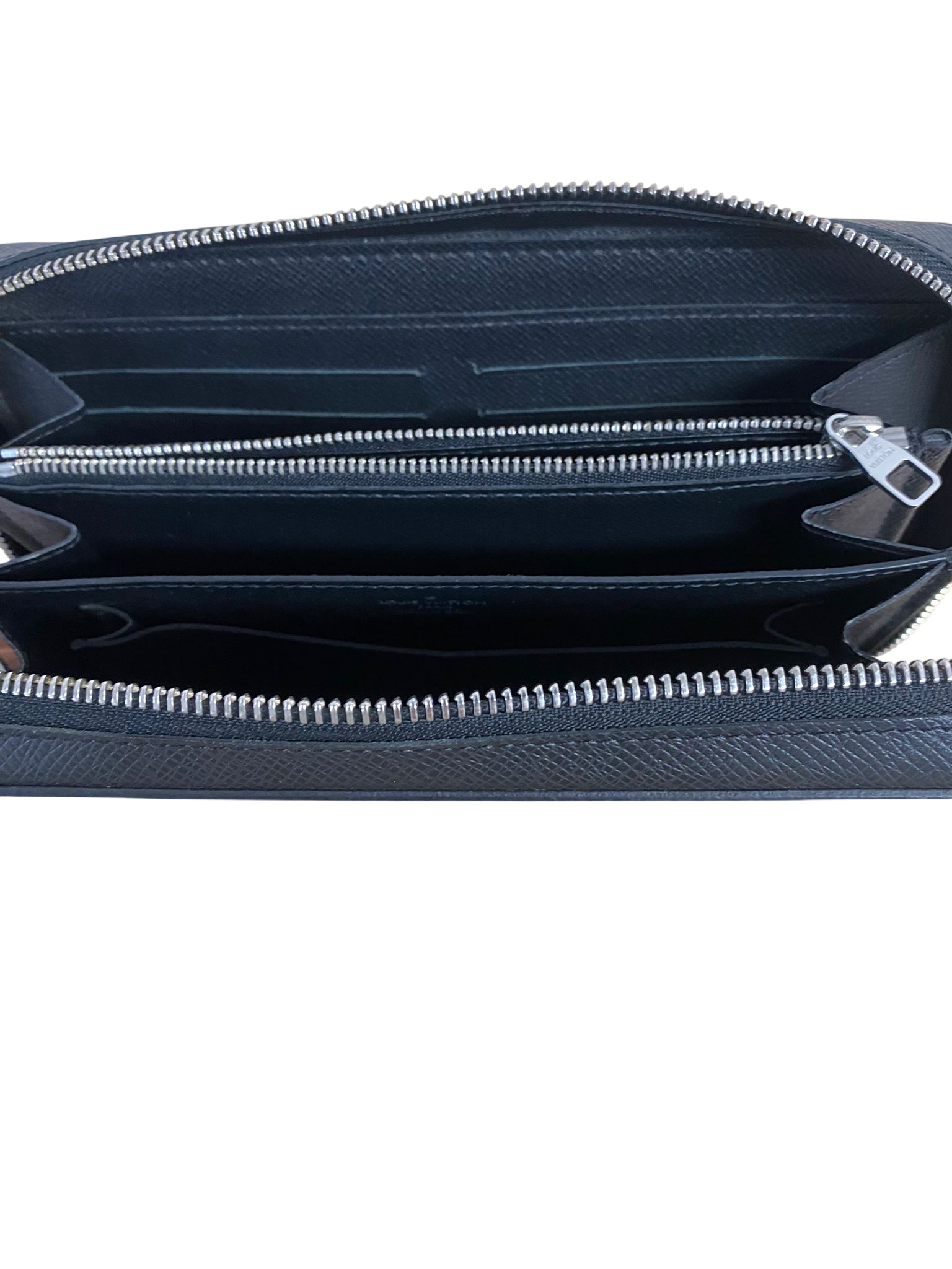 Louis Vuitton XL Zippered Taïga Leather Wallet in Black