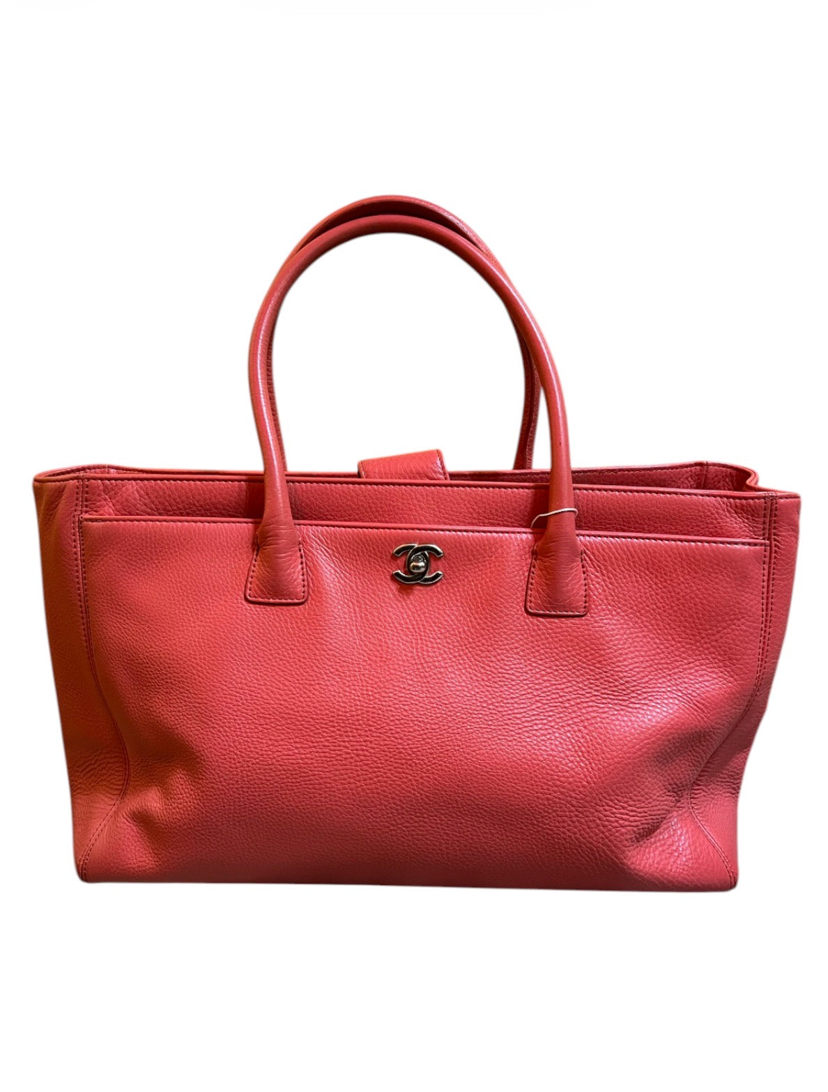 2014 Chanel Handbag executive Tite in Pink/ Salmon Leather