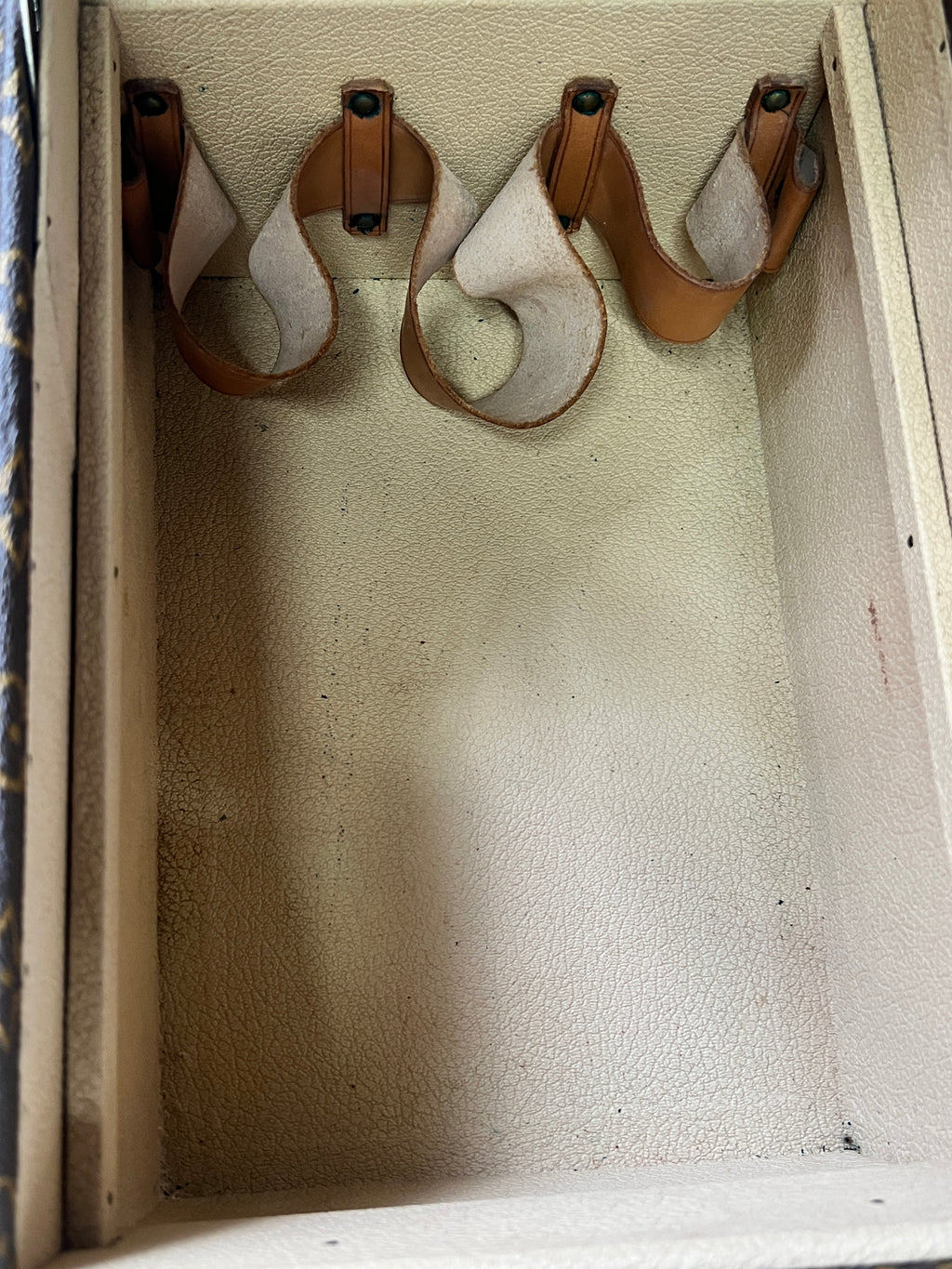 Louis Vuitton Small make Up / Cosmetic trunk