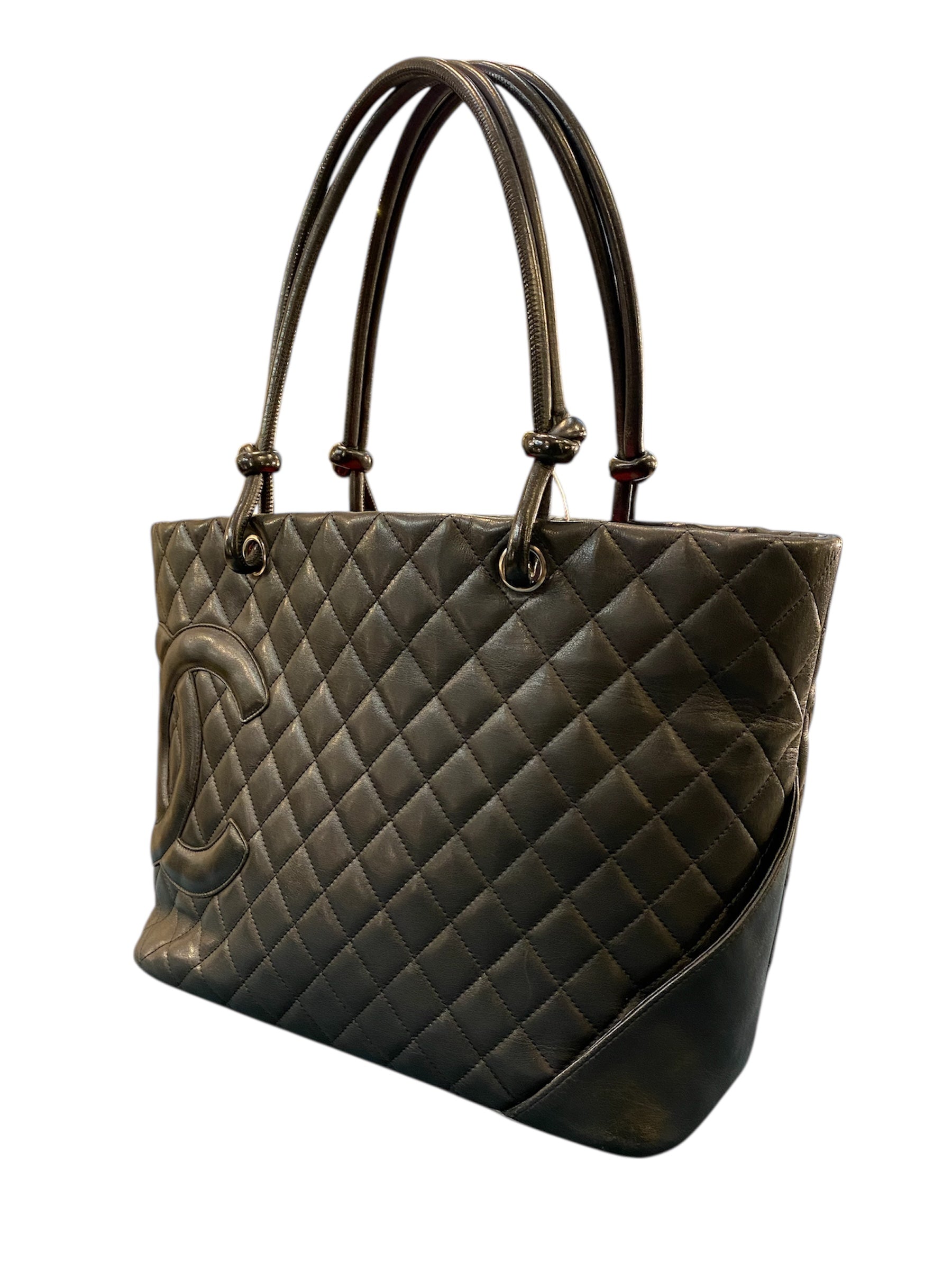CHANEL ブラックキャンバスバッグ 2004 Chanel Cambon Handbag in Black Quilted Leather – Opulence Vintage
