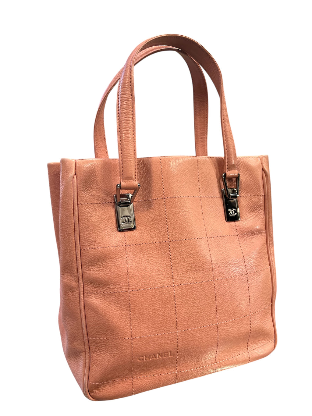 Chanel leather handbag in rose pink