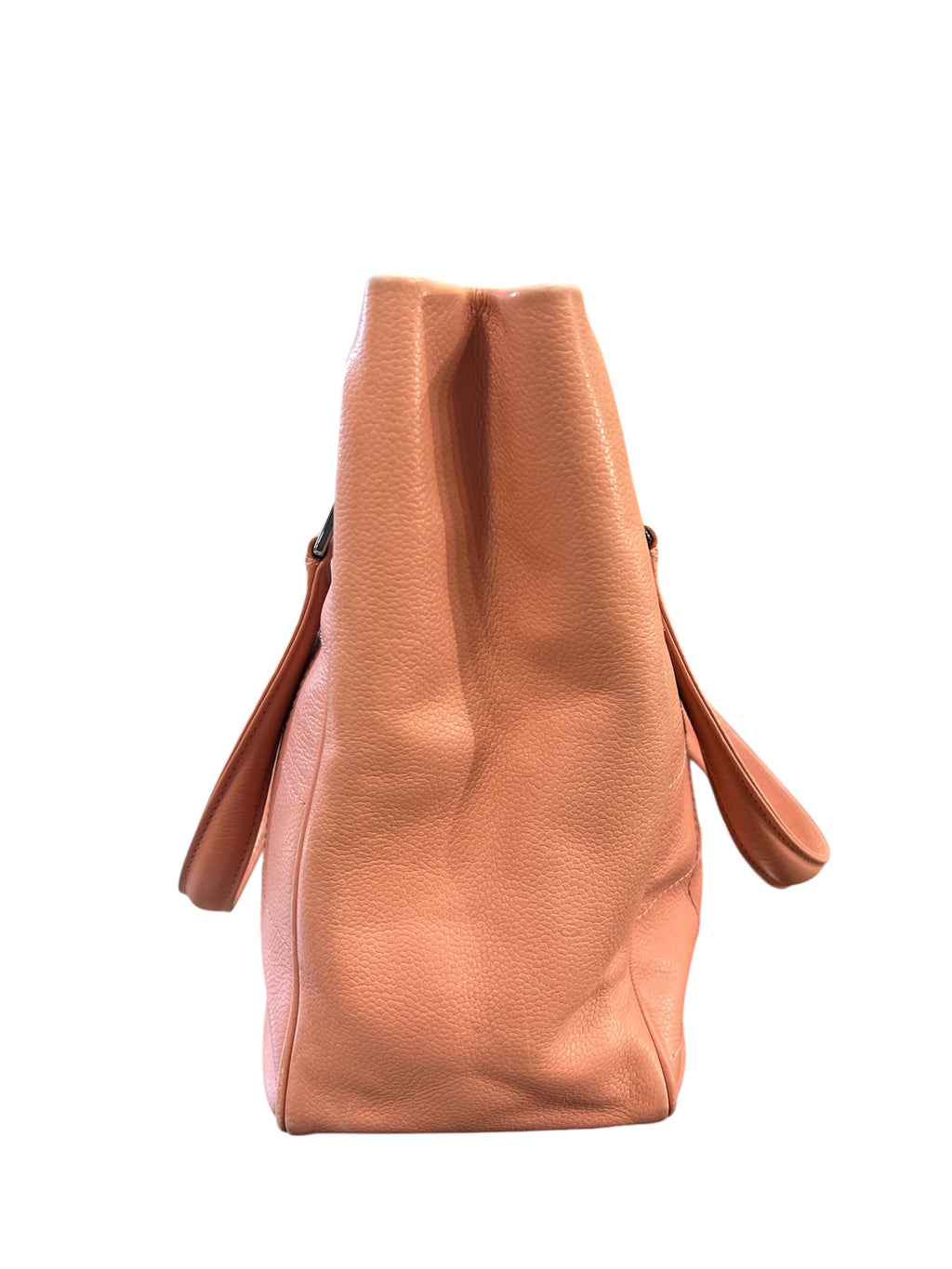 Chanel leather handbag in rose pink