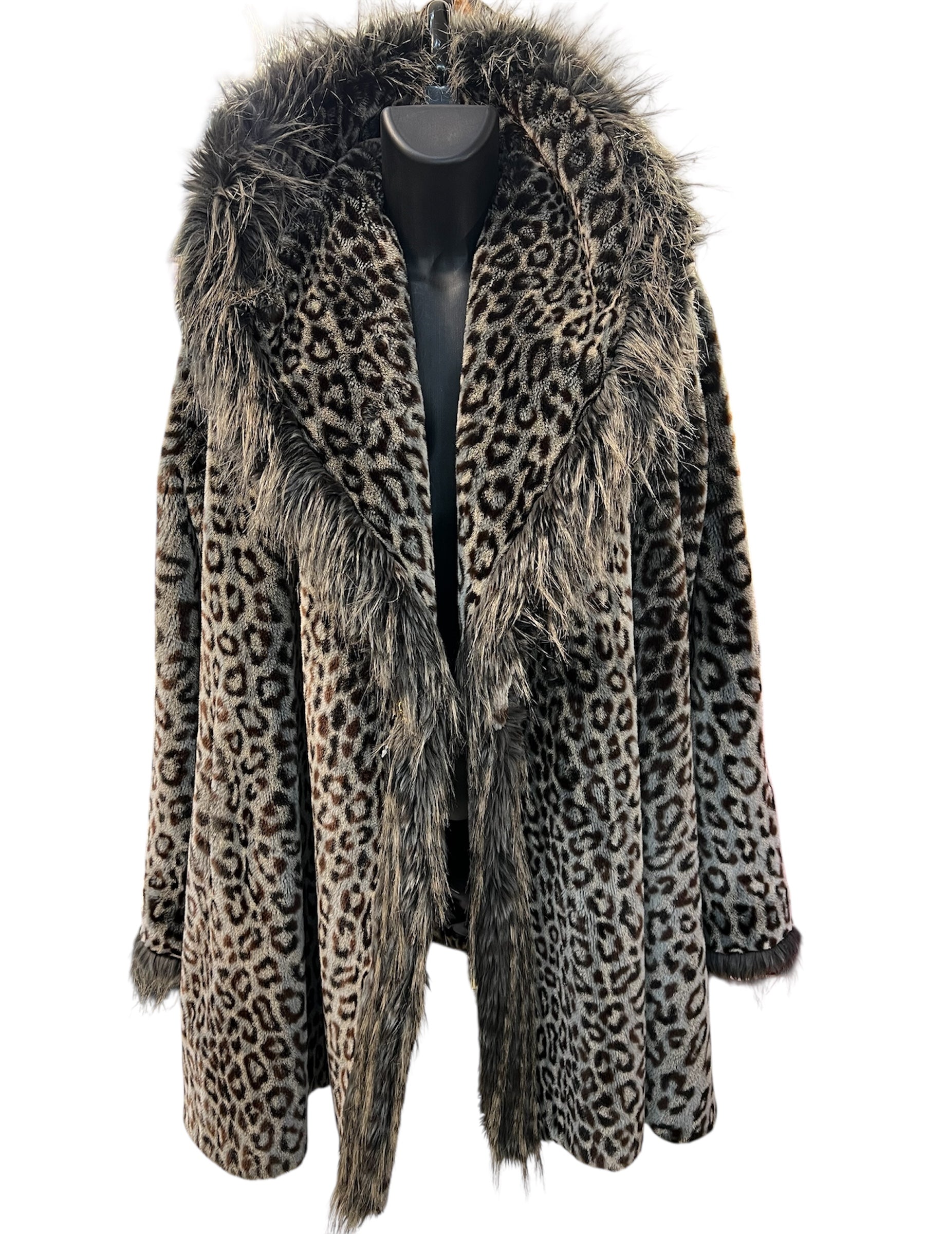 Nina Ricci fake  leopard fur coat