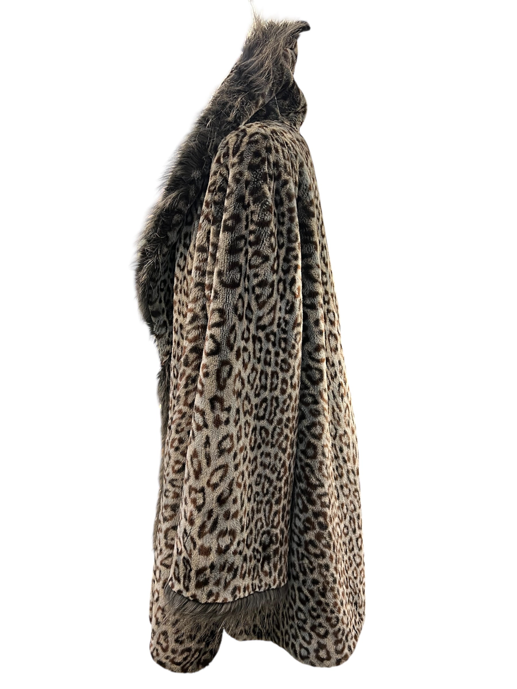 Nina Ricci fake  leopard fur coat