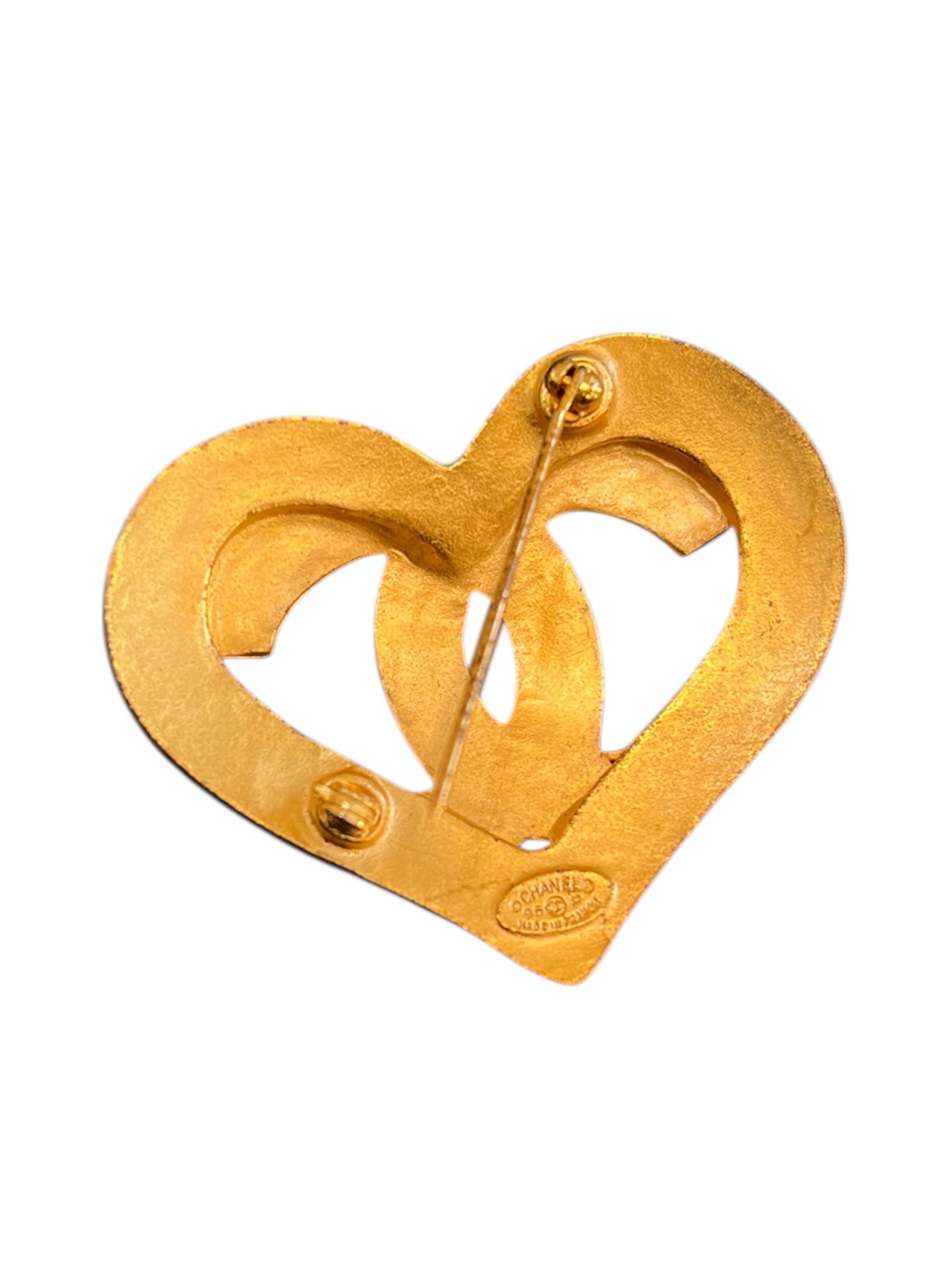Chanel Heart Brooch in Gold