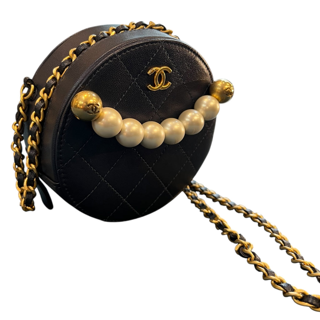 2019 Chanel Quilted Goatskin Chic Pearls Chain Round Clutch With Chain Shoulder Bag