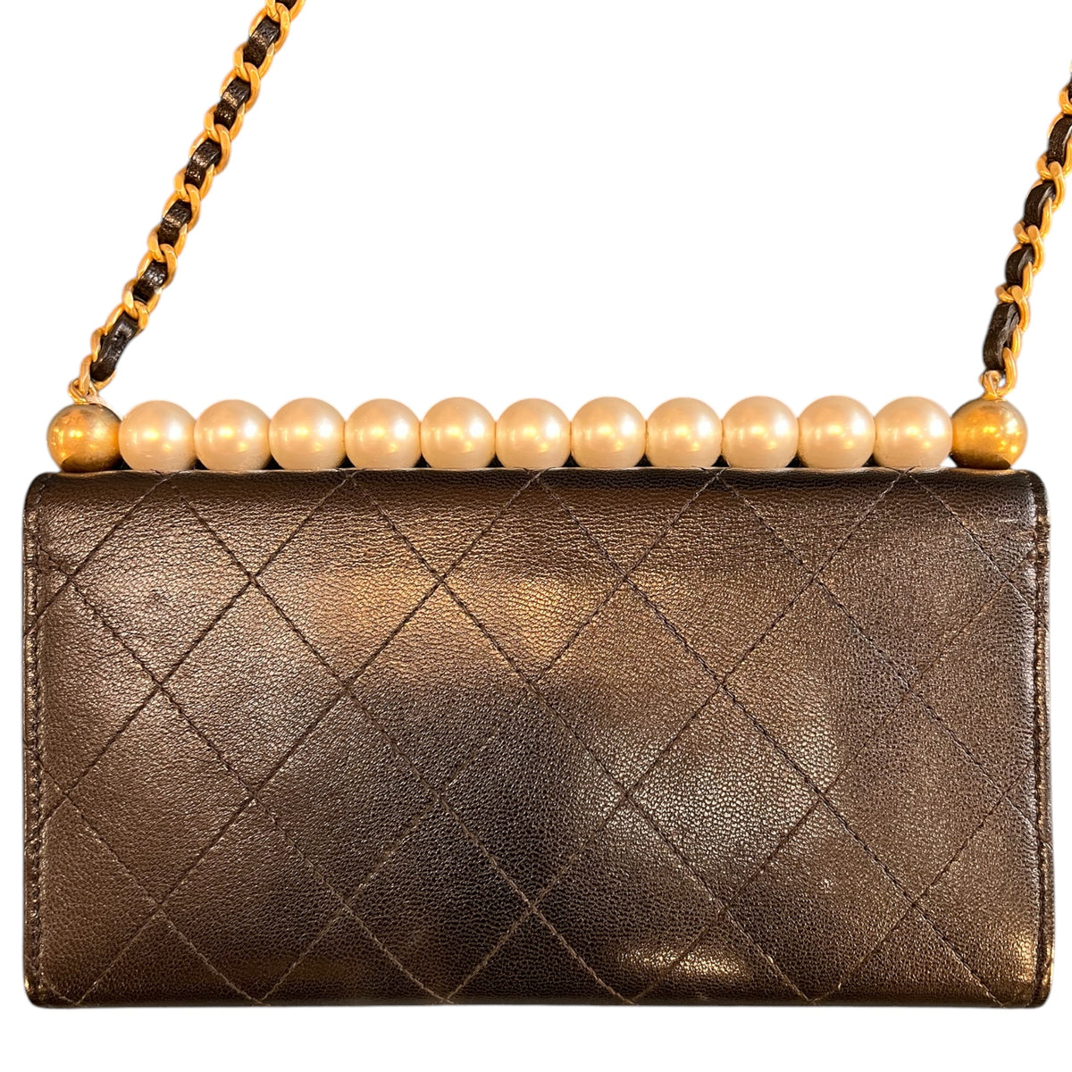 2019 Chanel Quilted Goatskin Chic Pearls Clutch with Chain
