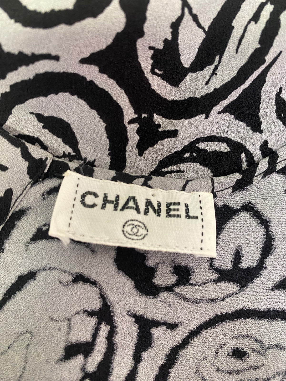 CHANEL Vintage Printed Silk Sleeveless Top – Black & Grey Monogram Camellia Pattern