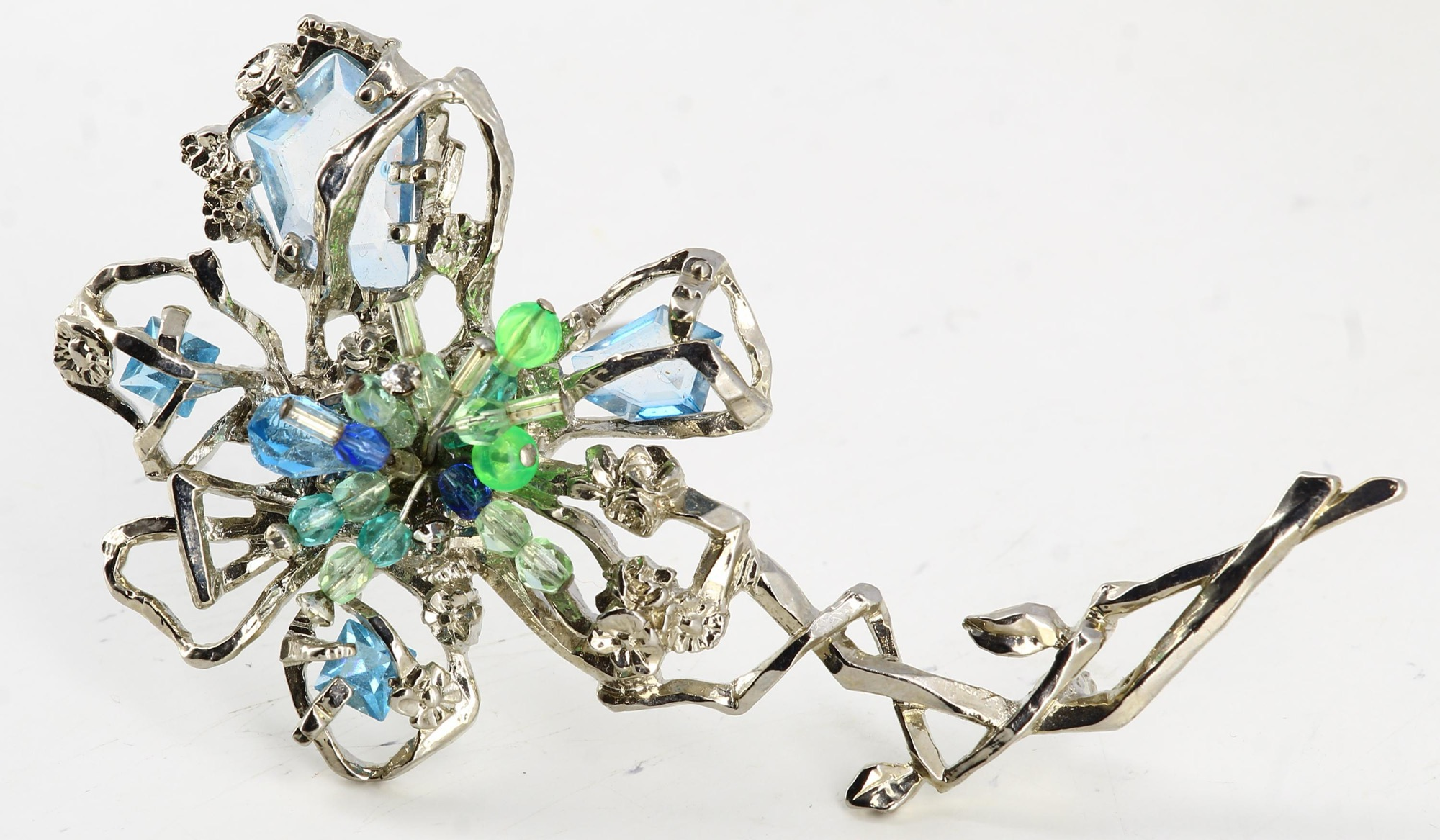 Maxi Christian Lacroix Flower brooch