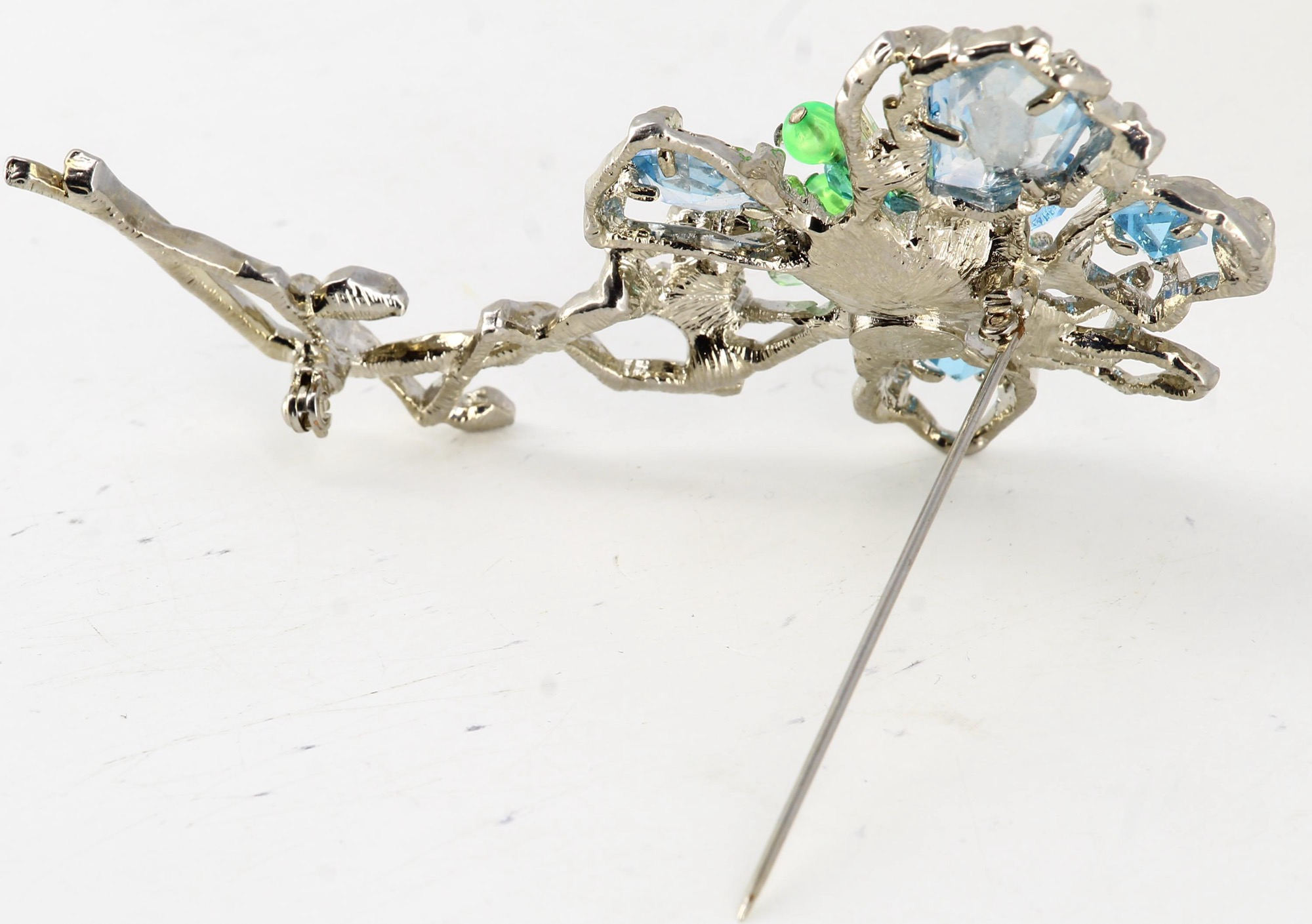 Maxi Christian Lacroix Flower brooch