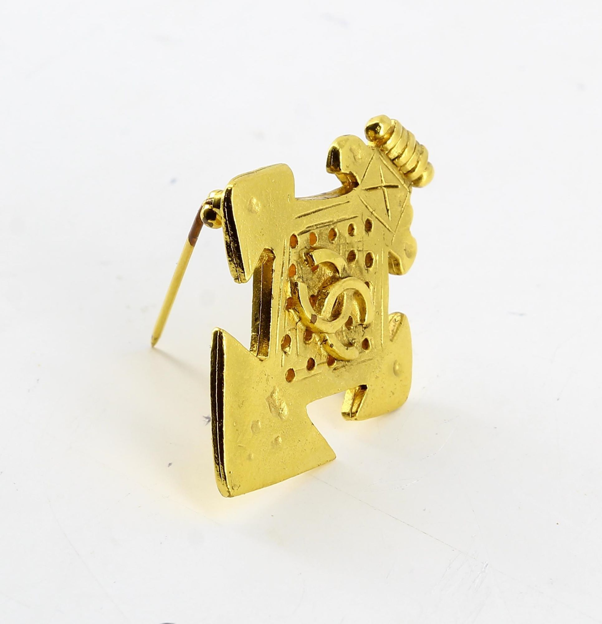 Brooch Chanel Golden