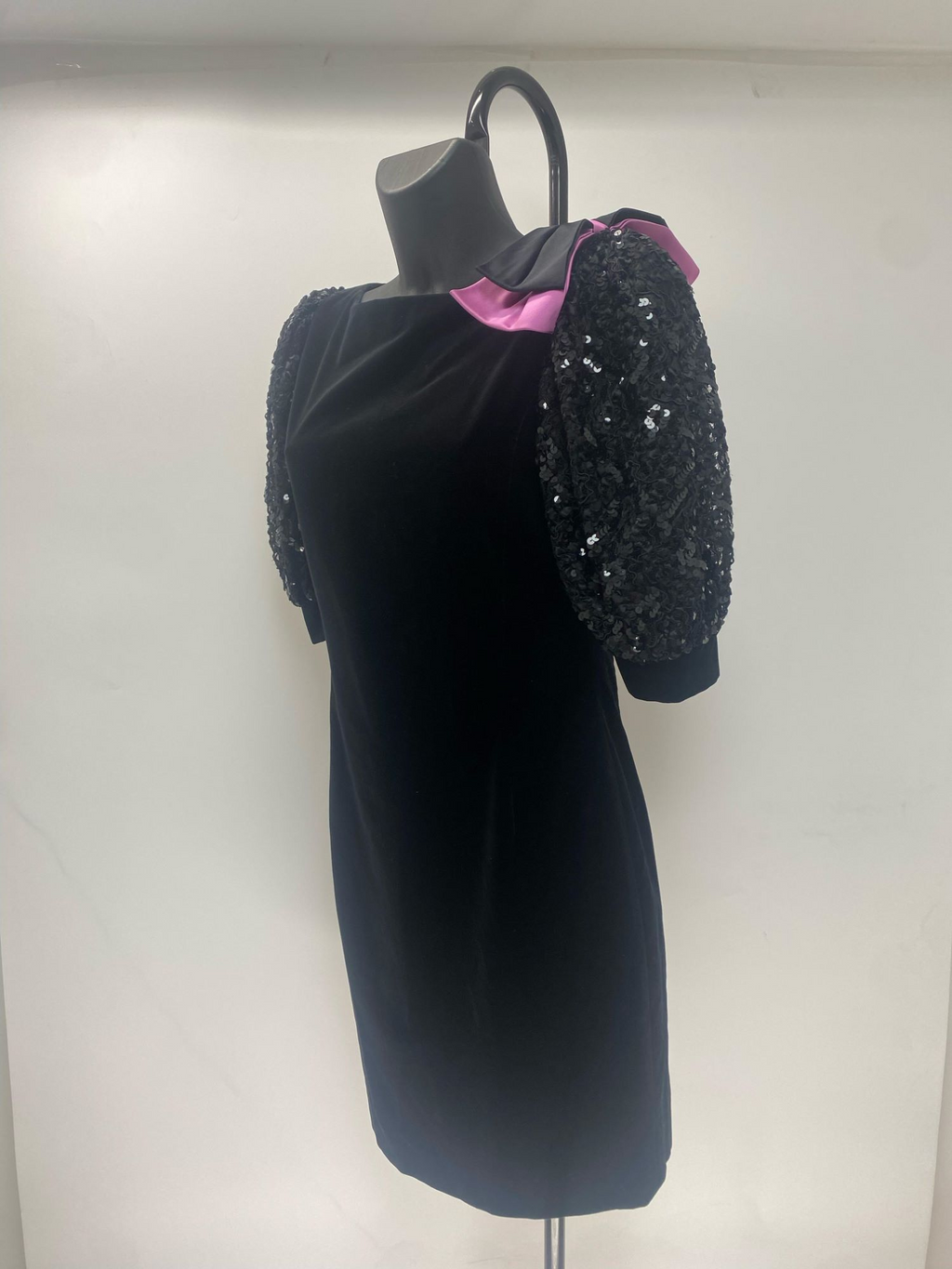 Louis Féraud velvet Black Dress with Sequins and Bow