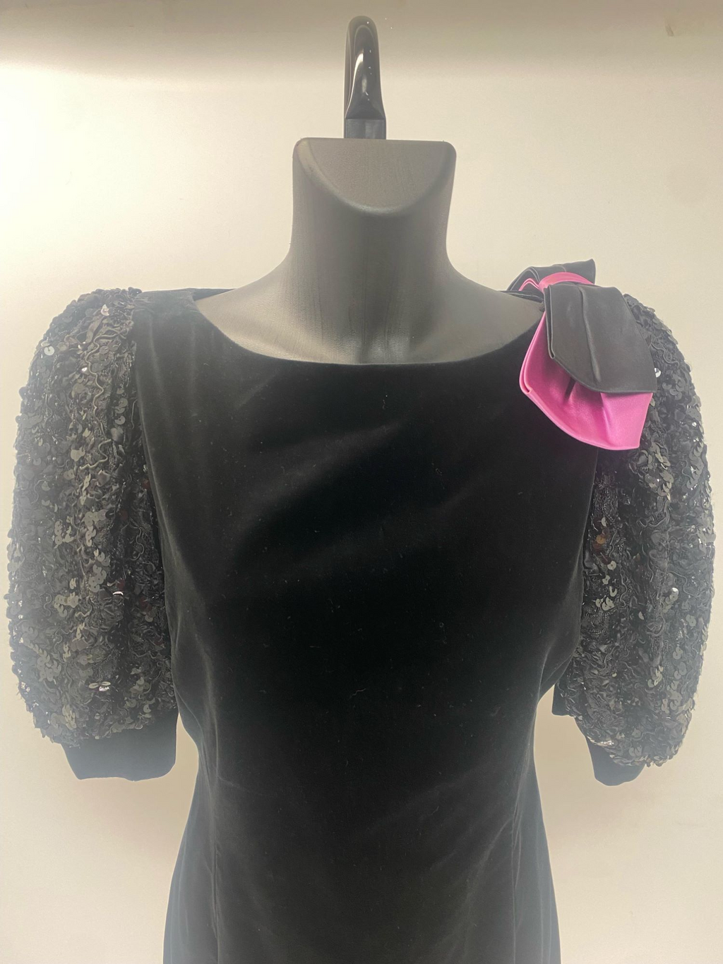Louis Féraud velvet Black Dress with Sequins and Bow