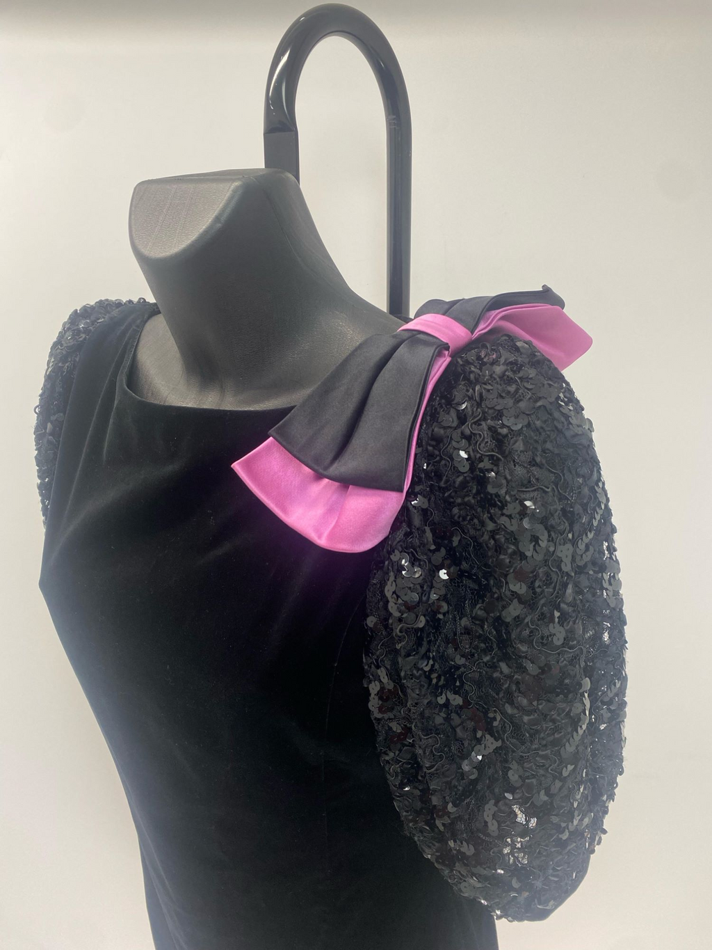 Louis Féraud velvet Black Dress with Sequins and Bow
