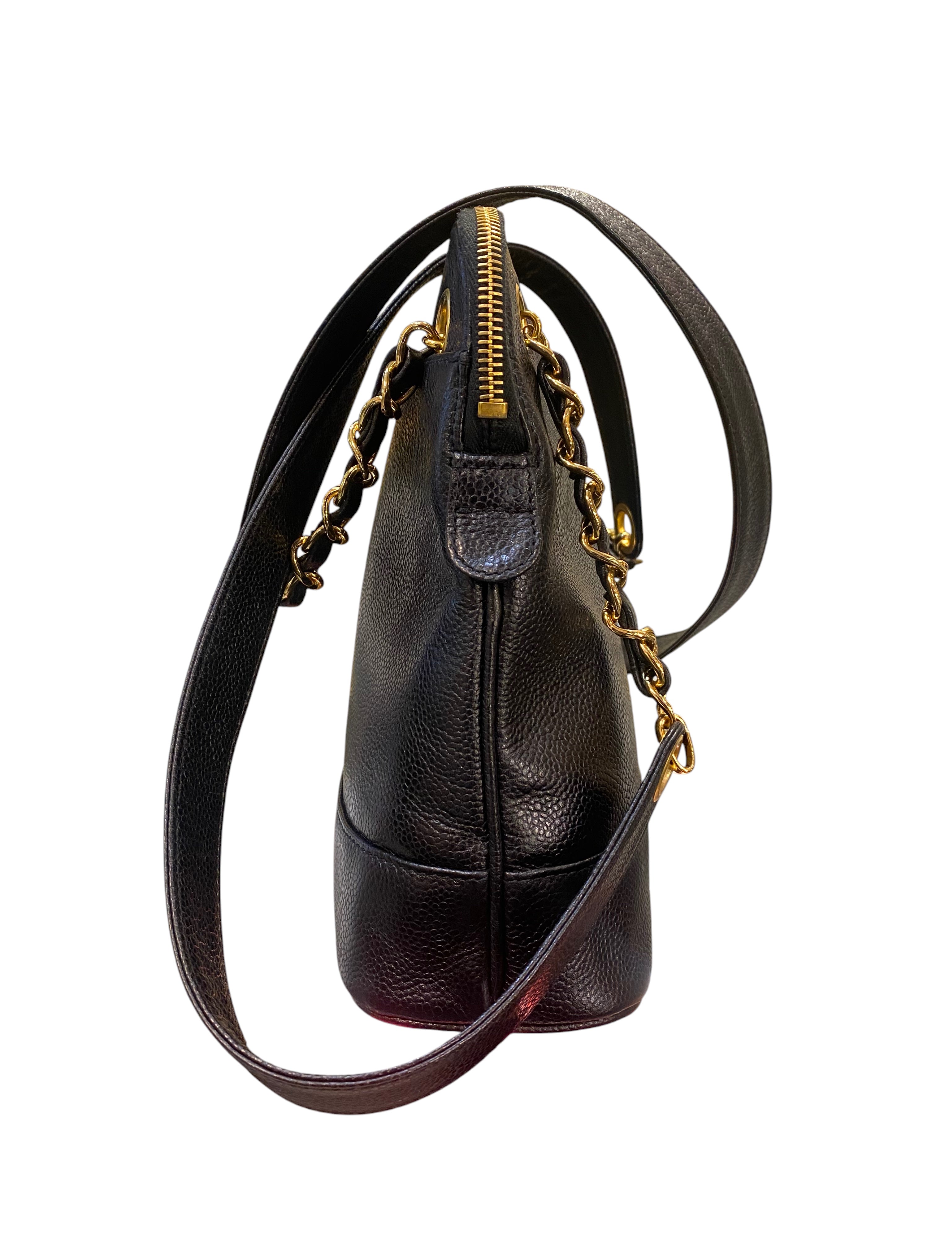 1996 Chanel handbag in black grained leather